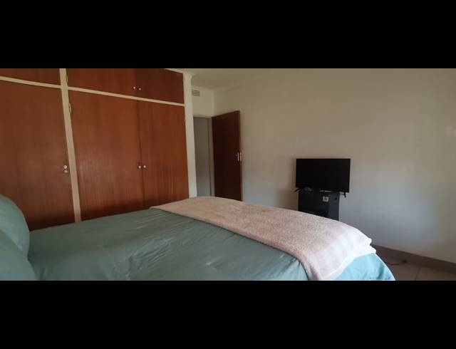2 BEDROOM FLAT FOR SALE IN VEREENIGING CENTRAL